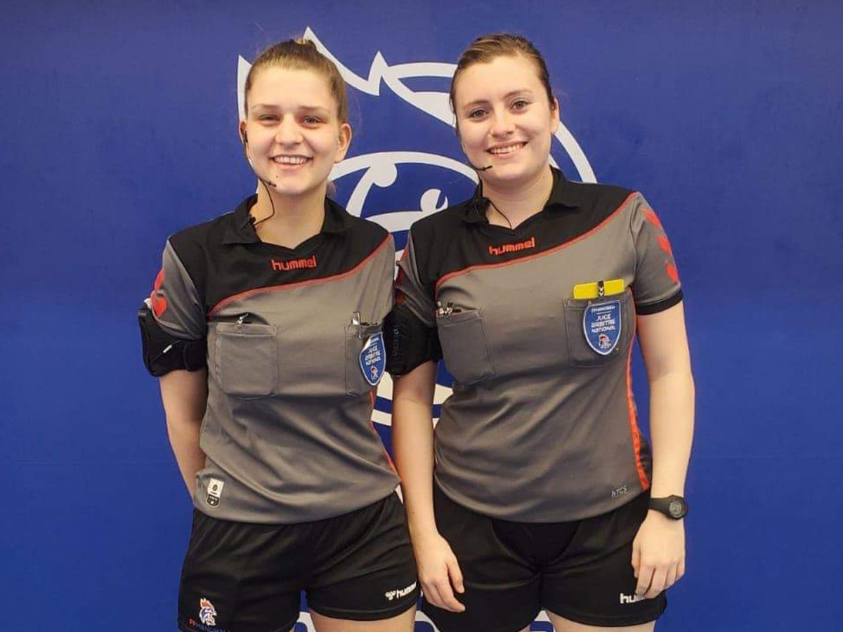 Aline Vardanega et Charlotte Jacquet, arbitres de handball en Excellence 1
