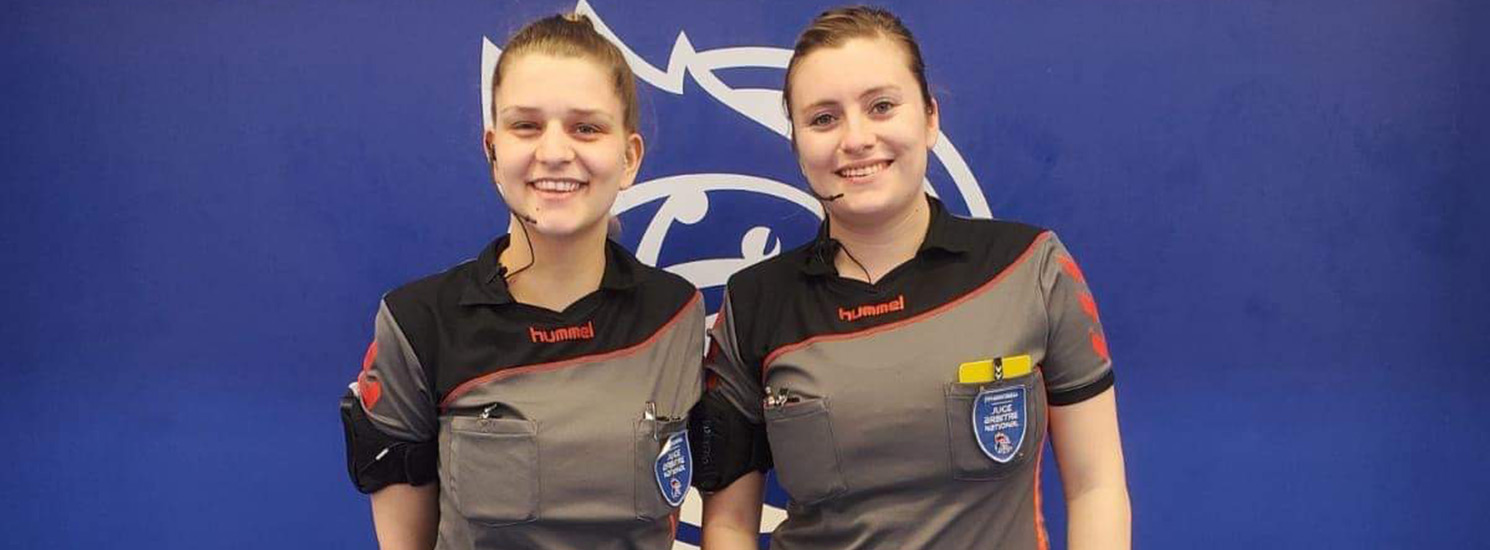 Aline Vardanega et Charlotte Jacquet, arbitres de handball en Excellence 1